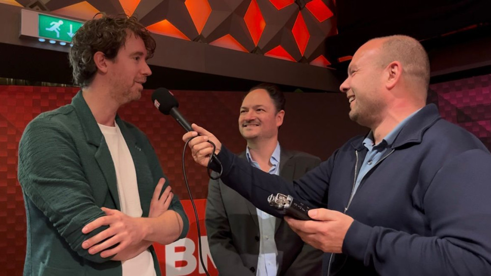 Ron Lemmens interviewt Woe en Van der Laan bij Mediapersoon van het Jaar 2025